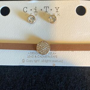 Necklace and earring set by city. New